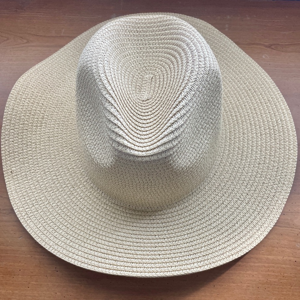 ⭐️NEW⭐️ Women’s paper straw summer hat